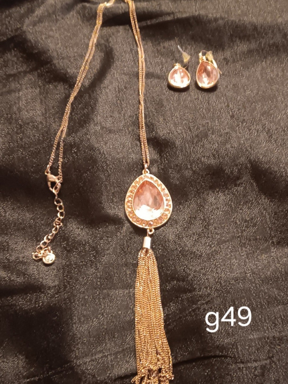 C Gold-Tone Pink Teardrop Tassel Necklace with Matching Earrings